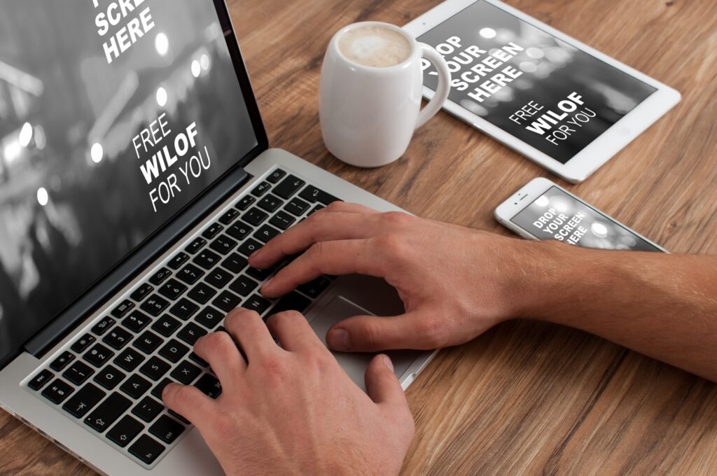laptop iphone computer macbook mac writing 767953 pxhere.com 1024x680